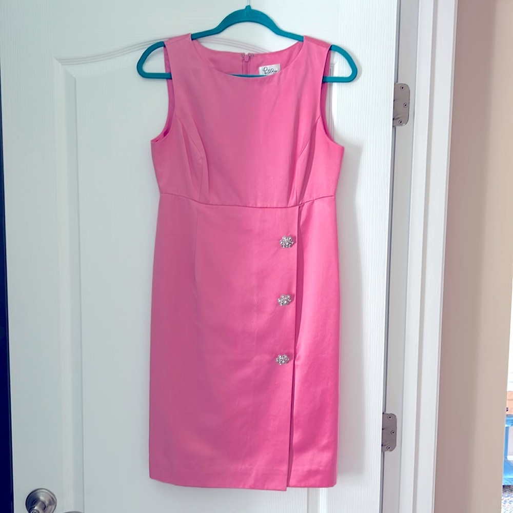 Vintage Lilly pink dress with rhinestone buttons. Gorgeous !!